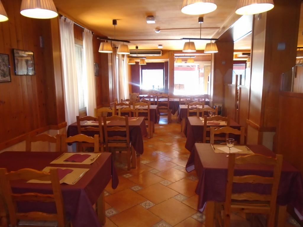 Hostal Fonda Galicia Cardedeu Exterior photo