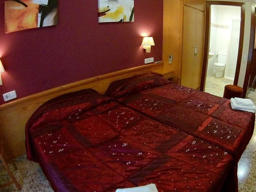 Hostal Fonda Galicia Cardedeu Exterior photo