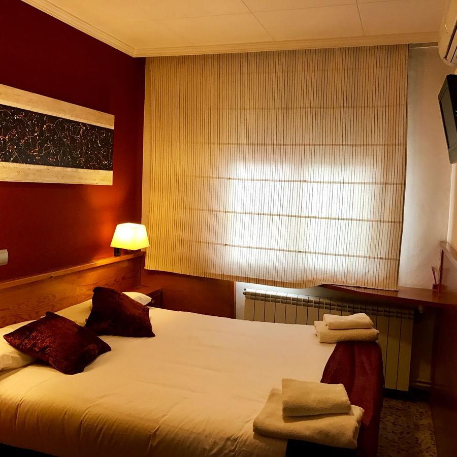 Hostal Fonda Galicia Cardedeu Exterior photo